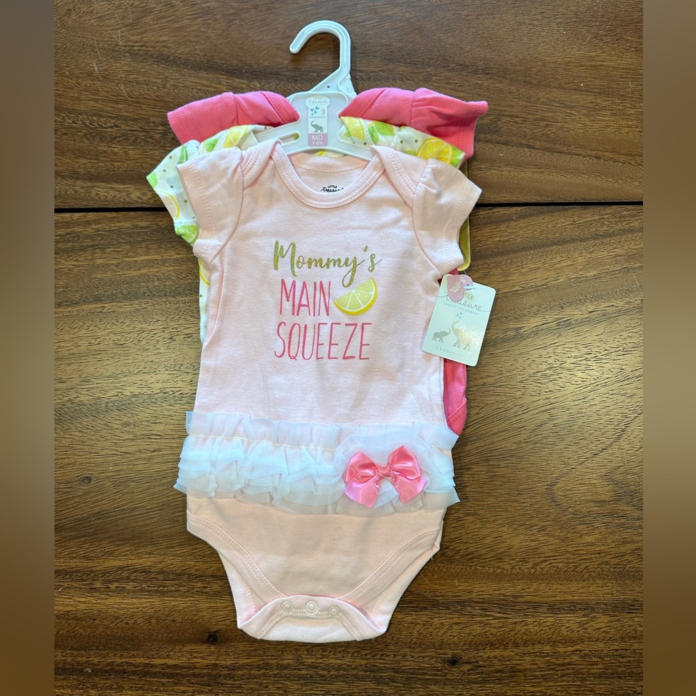 🍋3 for $10🍋 NWT Little Treasure set of onesies